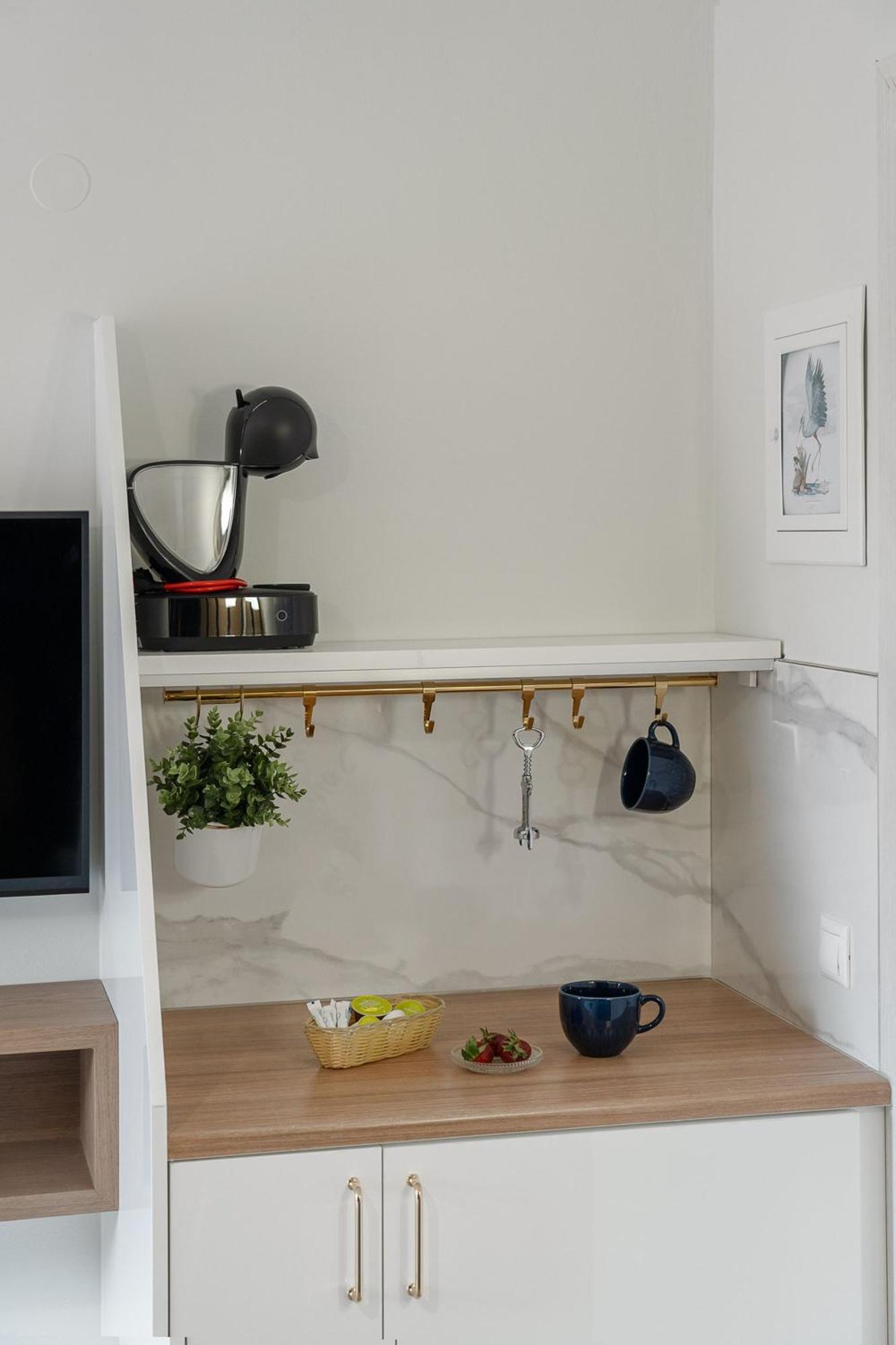 Captain'S Seafront Apartments 니드리 외부 사진