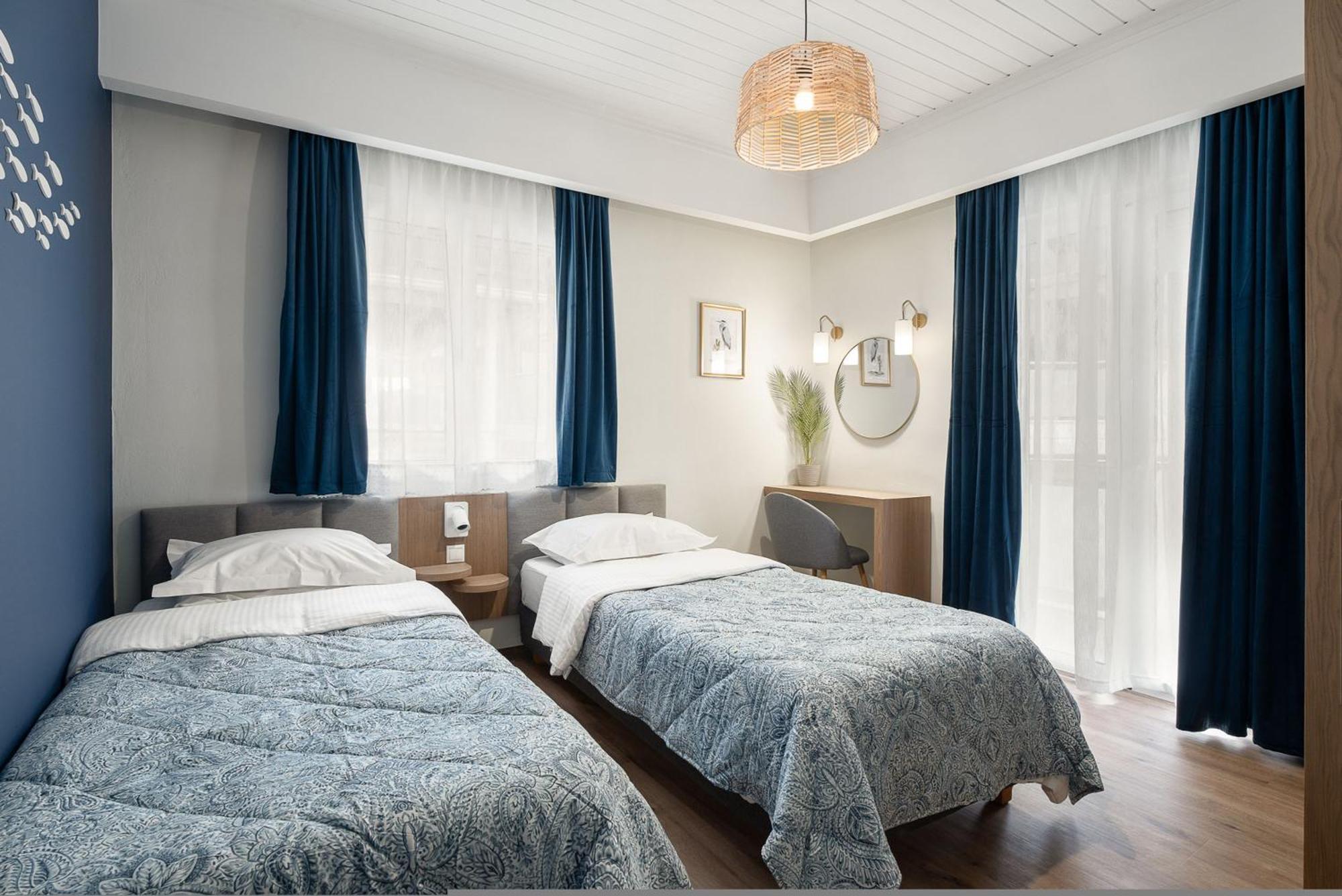 Captain'S Seafront Apartments 니드리 외부 사진